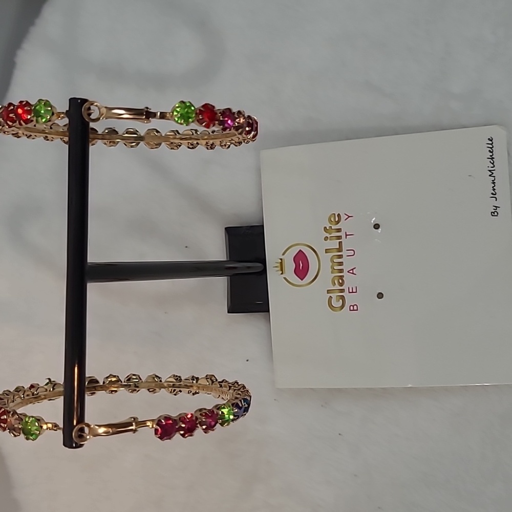 GlamLife Beauty Hoop Earrings - Picture 2 of 3
